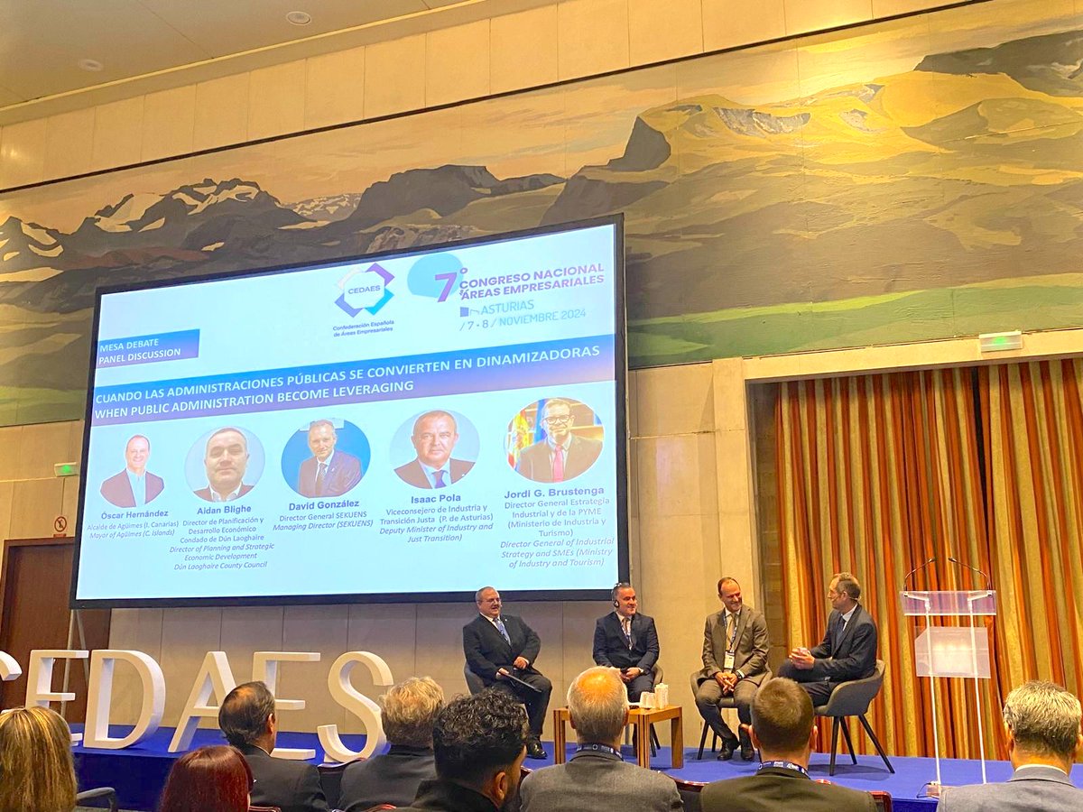 🗣️Comienza la mesa “Cuando las administraciones públicas se convierten en dinamizadoras”, con Óscar Hernández, Aidan Blighe, Isaac Pola, Jordi García Brustenga y David González Fernández. #Agüimes #ZonaIndustrialArinaga #CEDAES2024