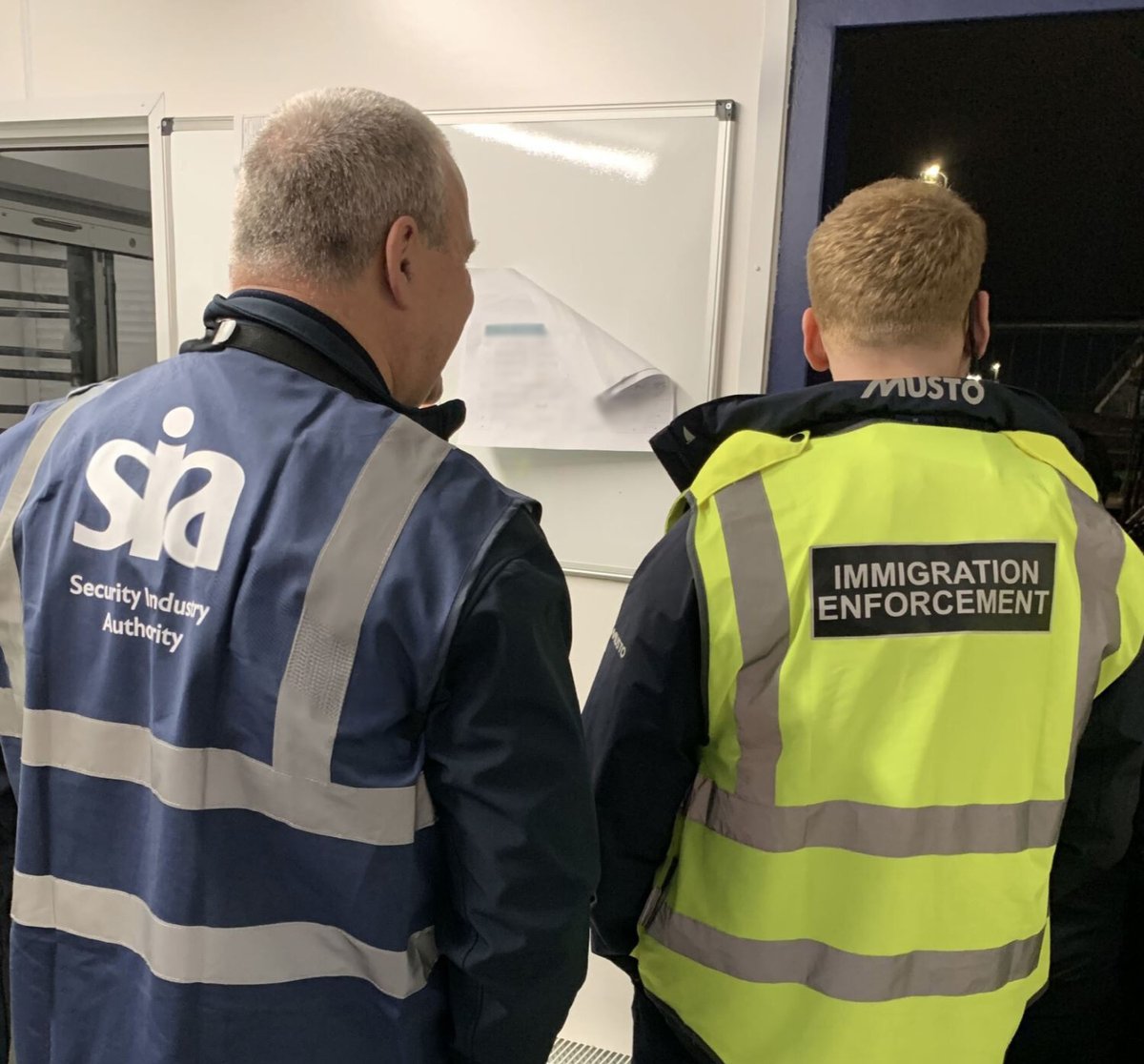 SIAuk's tweet photo. Last week we mounted a coordinated nationwide blitz with @ukhomeoffice to tackle suspected security licence fraud, labour exploitation and immigration offences.

We acted on credible intelligence to target 11 locations across England.

👉 Read more: https://t.co/gTyrD8mi9o https://t.co/utM83u93ma