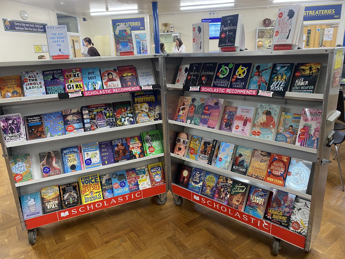 Book Fair at Academic Review Day Pt 2 - still lots of lovely books available to buy and help support the school library ✨