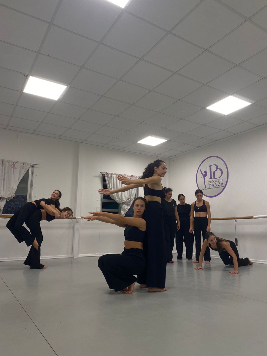 youdanceproject's tweet photo. 📌 Borderline Danza, for the proper implementation of the You-Dance’s project activities, has started to administer the intermediate questionnaires to the participants of the “in-class” sessions organized as Activity 3! #youdanceproject #youdance #ErasmusPlus #erasmusplusproject https://t.co/XwwoDbP9VW