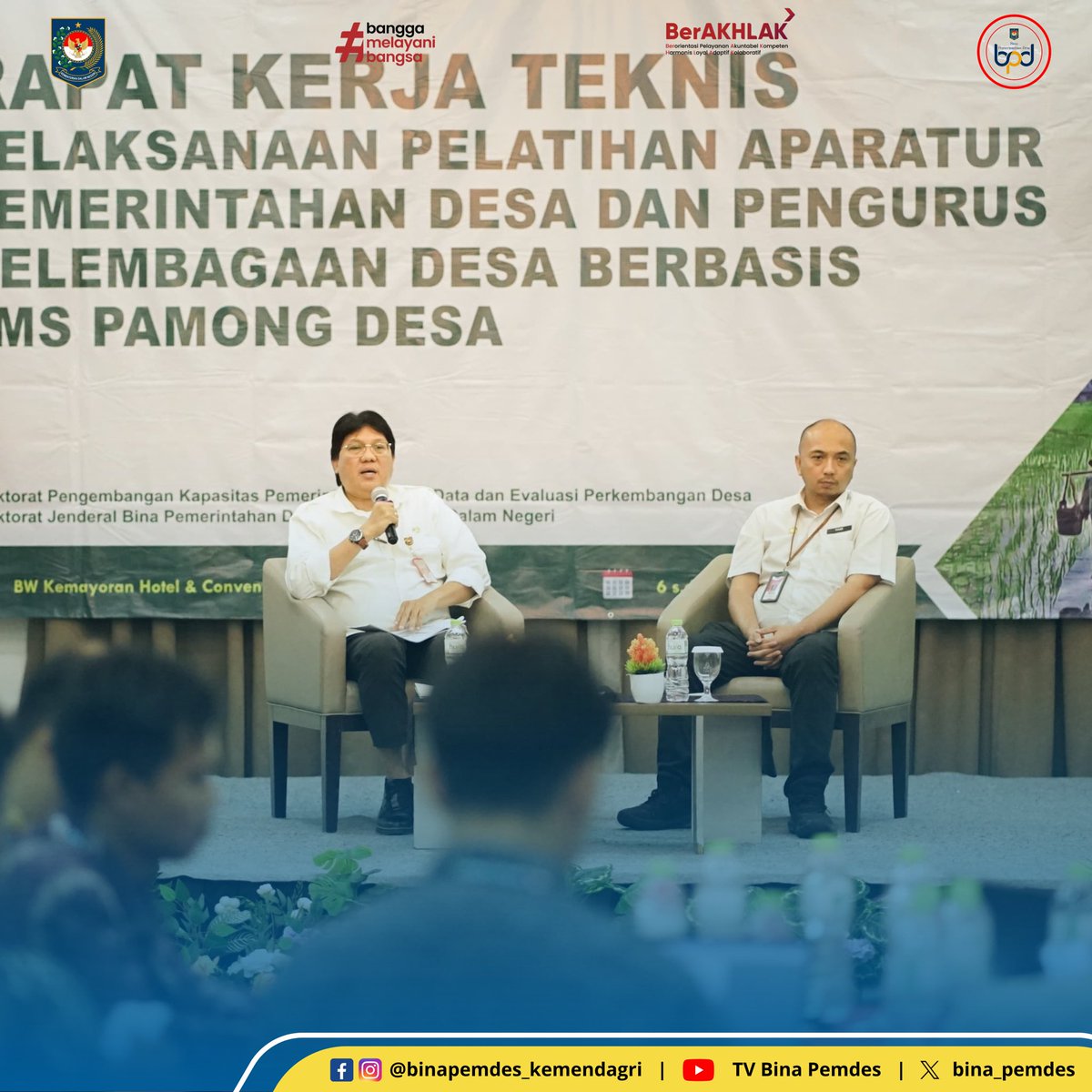 Dirjen Bina Pemdes Kemendagri La Ode Ahmad P Bolombo membuka kegiatan secara virtual Rakernis Pelaksanaan Pelatihan Aparatur Pemerintah Desa dan Pengurus Kelembagaan Desa Berbasis Learning Management System Pamong Desa Tahun 2024, Rabu (06/11/2024).

#Kemendagri
#DitjenBinaPemdes