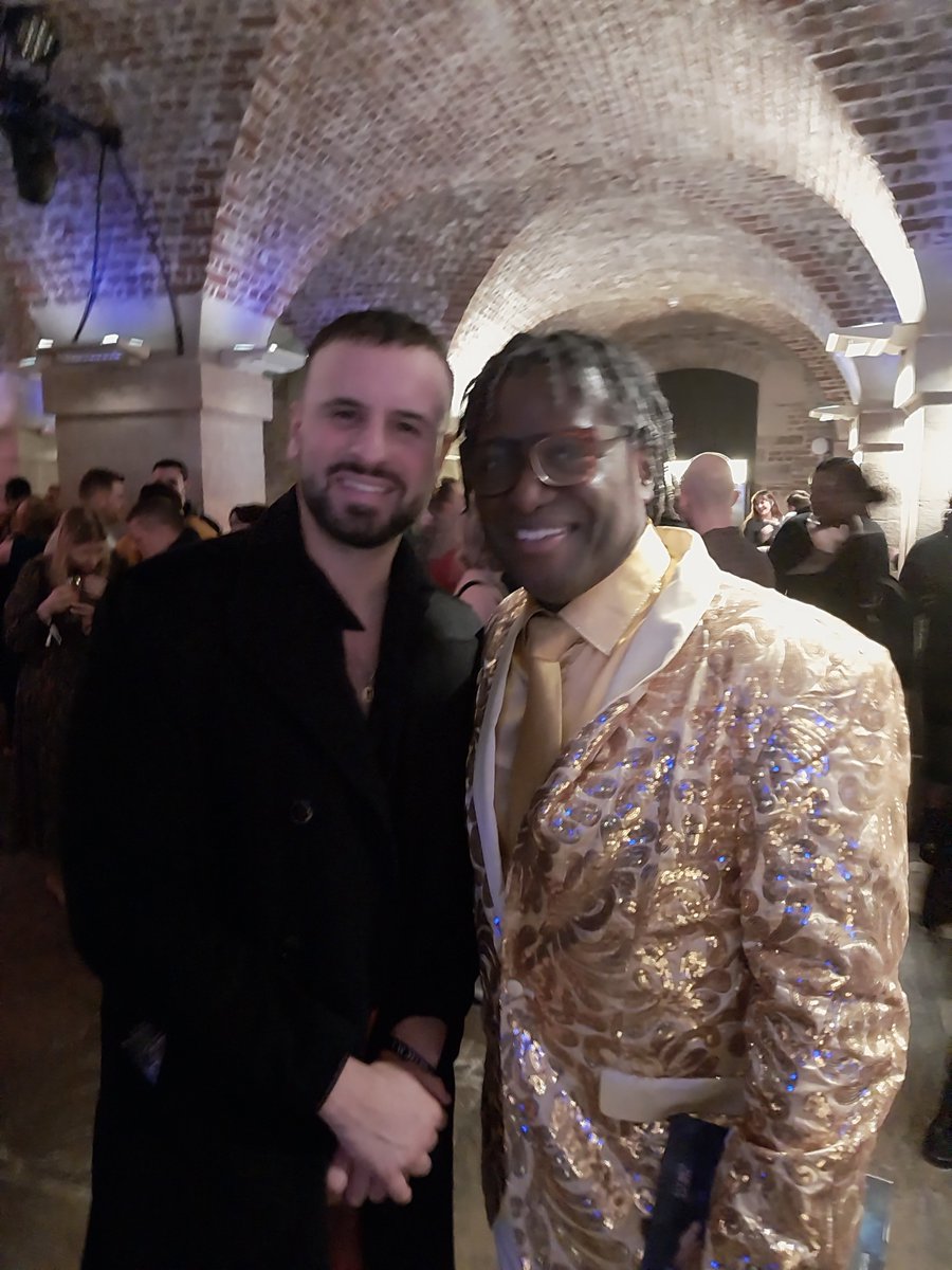 ColeJenner's tweet photo. #Barcelona Gala Party, really cool to meet up with the fabulous and talented Alex Theo.
Lily Collins (#EmilyInParis) &amp; Álvaro Morte (#MoneyHeist )  in Bess Wohl's Barcelona. Directed by Lynette Linton. Excellent team work! #EmilyinLondon......watch this space!! https://t.co/FkDvlD8MFp