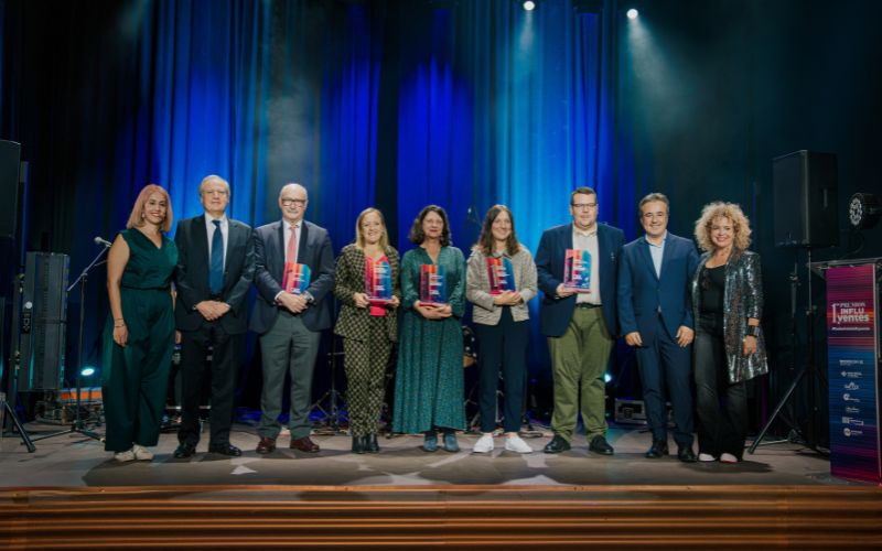 Enhorabuena a <a href="/bbarretea/">Barrete para los amigos 🇵🇹</a> y <a href="/nsolutionsnet/">North Solutions Asesores</a> por el merecido reconocimiento de @influye_com y @influyentesCant en su labor profesional y como influyentes del #Cooperativismo