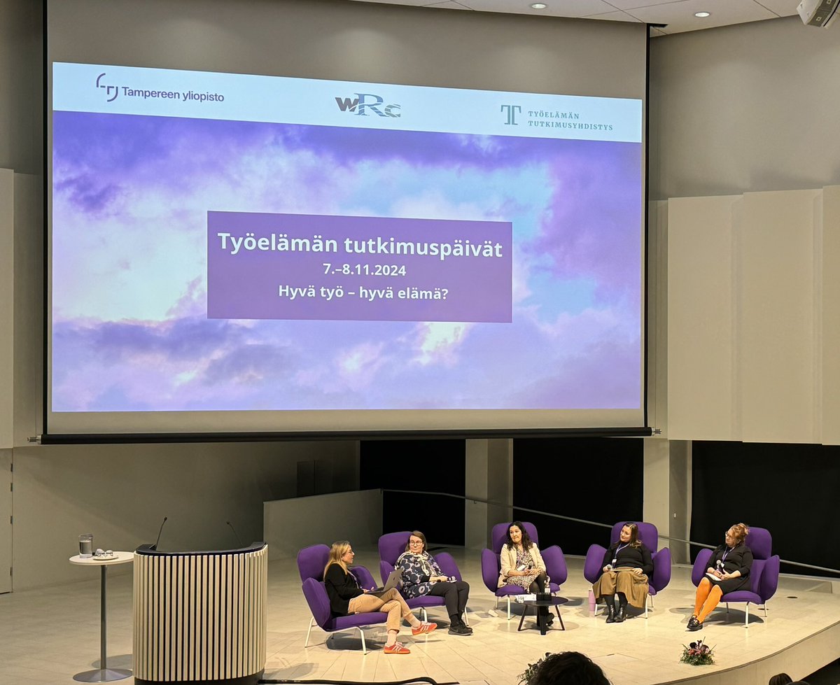 Työhyvinvointi itsessään on kannustin tavoitella ja kehittää sitä. Siitä hyötyvät kaikki, toteaa painokkaasti paneeli <a href="/RTyolajarvi/">Riitta Työläjärvi</a> <a href="/HakalaLiisa/">Liisa Hakala</a> <a href="/JenniPitknen/">Jenni Pitkänen</a> @MYlhainen. Hertta Vuorenmaa vetää hyvähenkistä keskustelua tärkeästä aiheesta.
#TTP24 #hyvätyöelämä