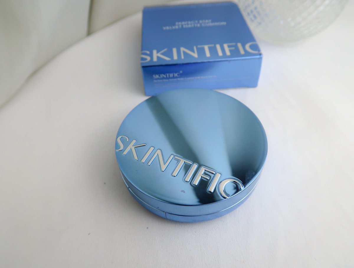 ยืนยัน นอนยันว่าคุชชั่น skintific ตลับฟ้า🩵 สูตรแมต ใช้แล้วผิวสวย ปกปิดเริ่ด แล้วติดทนเราทาแล้วไม่หยา ไม่แครกเลย นี่ชอบที่เค้ามีหลายเฉดให้เบือก แล้วสีเหมาะกับสีผิวคนไทยด้วย https://t.co/Tb9CoSkQBo