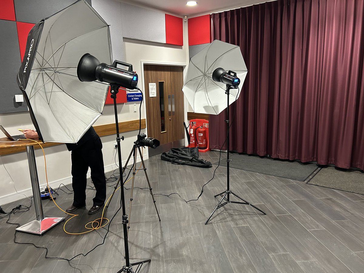 Another successful club photo evening for our @jpluk players last night🟡⚫️

Thanks <a href="/ClubLegendsUK/">Club Legends</a> &amp; photographer Callum for another professionally run session📸👌

#wiltshirefootballacademy
#wherethebestplayersplay
#imaginecruising
#teamphotos
#juniorpremierleague