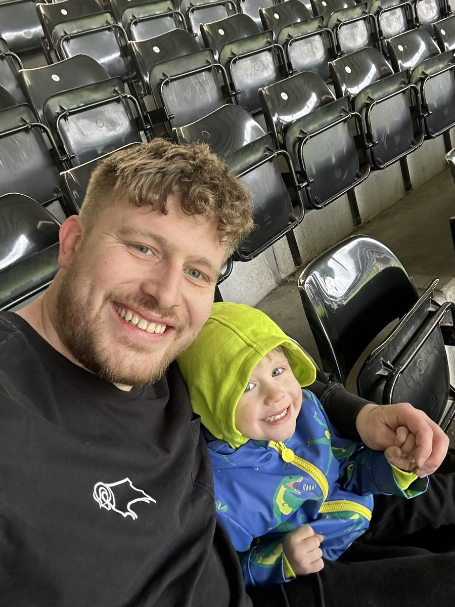 Mrdaymanchu's tweet photo. @dcfcofficial @RamsTrust #dcfcmatchday https://t.co/g5PuCOmImA