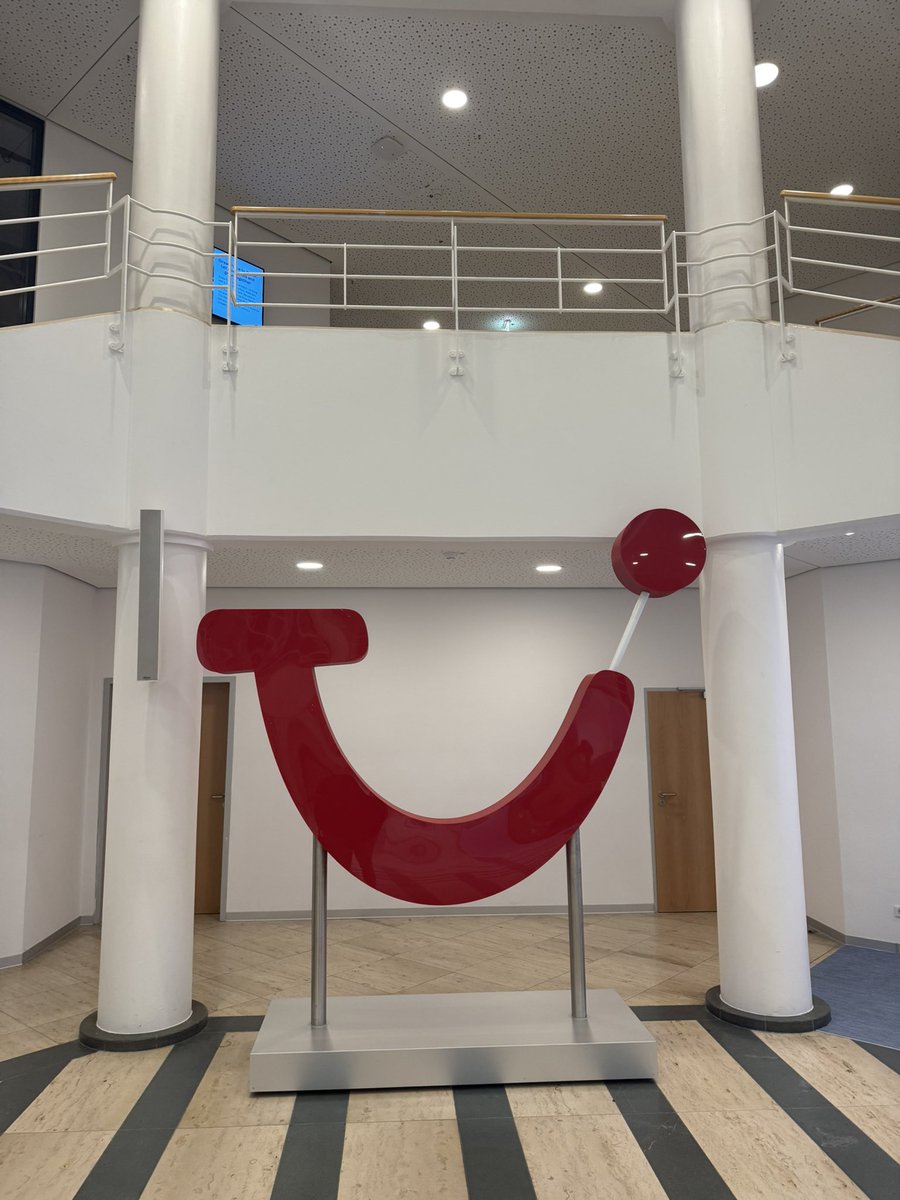 Wohlrabe's tweet photo. Heute wieder Arbeitskreis #Krisenkommunikation und #IssuesManagement der @DPRGde, diesmal in Hannover bei @TUIDeutschland https://t.co/BIJ0YaWhRt