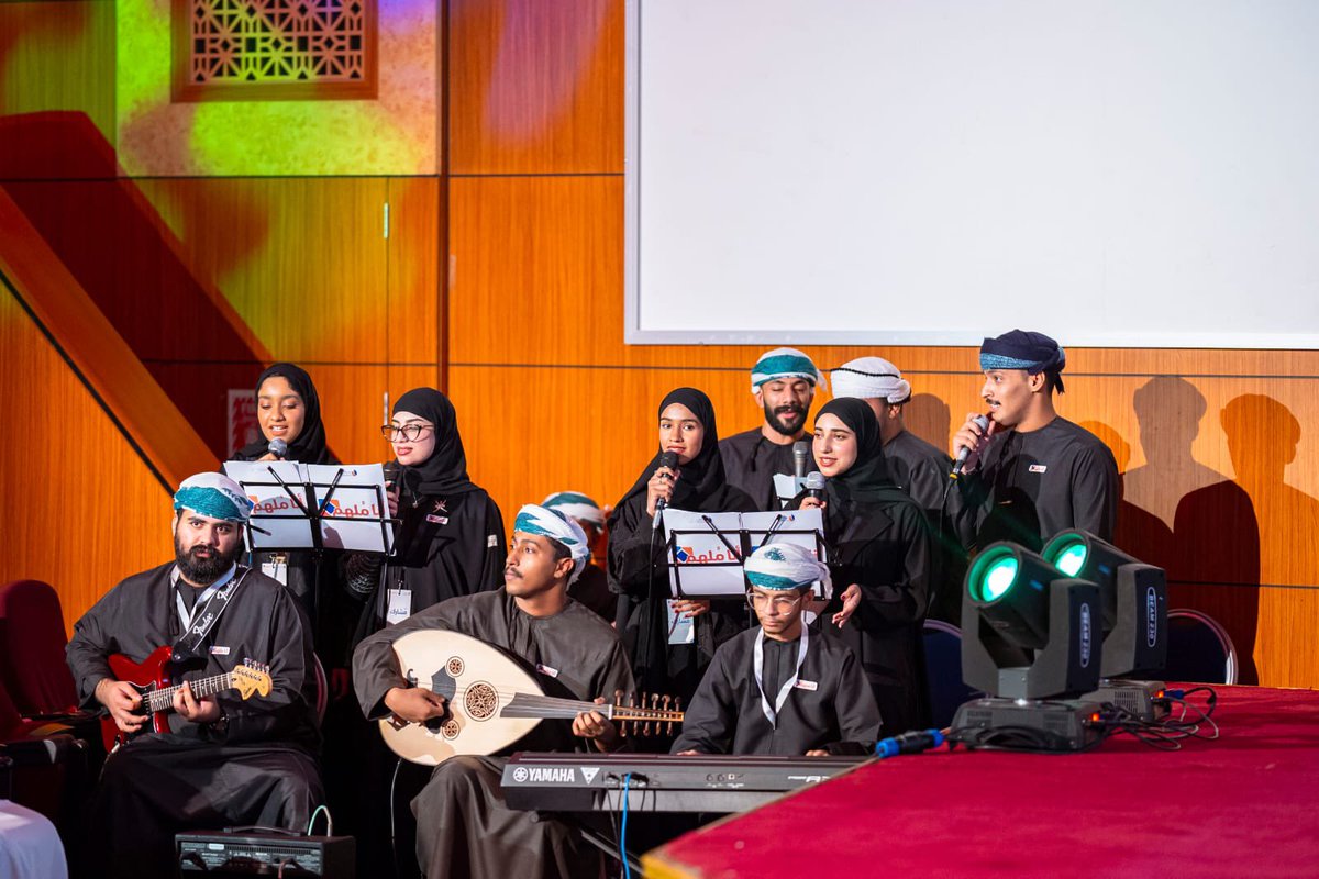 utas_muscat's tweet photo. حيث تنوعت فقرات الأمسية بين العروض المرئية والمحاضرات  بمشاركة نادي الموسيقى بفرع مسقط ، حيث القت الدكتورة هدى الشعيلية نائبة الرئيس للأنظمة الإلكترونية والخدمات الطلابية كلمة الجامعة https://t.co/6ZcAmtIIRD