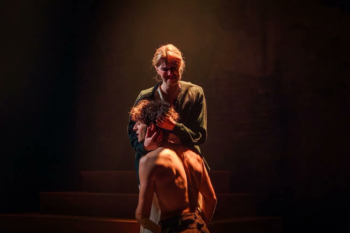 🔴𝐄𝐍𝐓𝐑𝐄𝐕𝐈𝐒𝐓𝐀 – 𝐃𝐚𝐧𝐢𝐞𝐥 𝐈𝐛𝐚́𝐧̃𝐞𝐳
'𝐏𝐚𝐫𝐚 𝐥𝐚 𝐥𝐢𝐛𝐞𝐫𝐭𝐚𝐝', una obra de <a href="/GabrielRuge/">Gabriel Fuentes</a> y Daniel Molina sobre la vida del poeta y dramaturgo #MiguelHernández, podrá verse en <a href="/Teatro_Infanta/">Teatro Infanta Isabel</a> hasta el 1/12 con música de #Serrat 👇🏻
acortar.link/WZaCIA