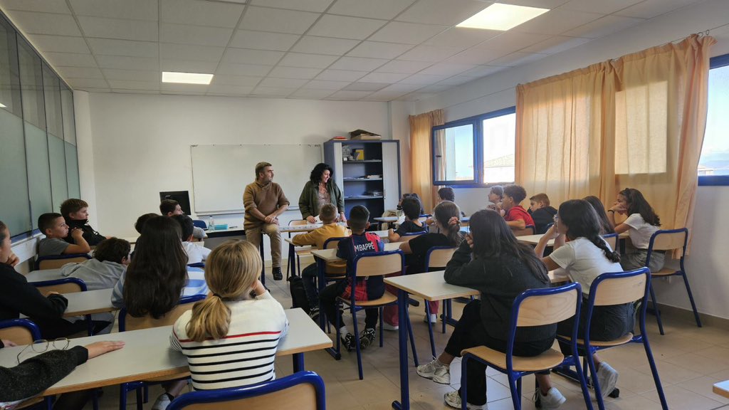 Dans le cadre dela journée #NAH les élèves de 6 eme du <a href="/cgIleRousse/">COLLEGE PASCAL PAOLI ILE ROUSSE</a> ont reçu la visite du Centre info jeunesse de la CDC. Ils ont ainsi pu participer à des débats mouvants autour du harcèlement <a href="/accorse/">Académie de Corse</a>