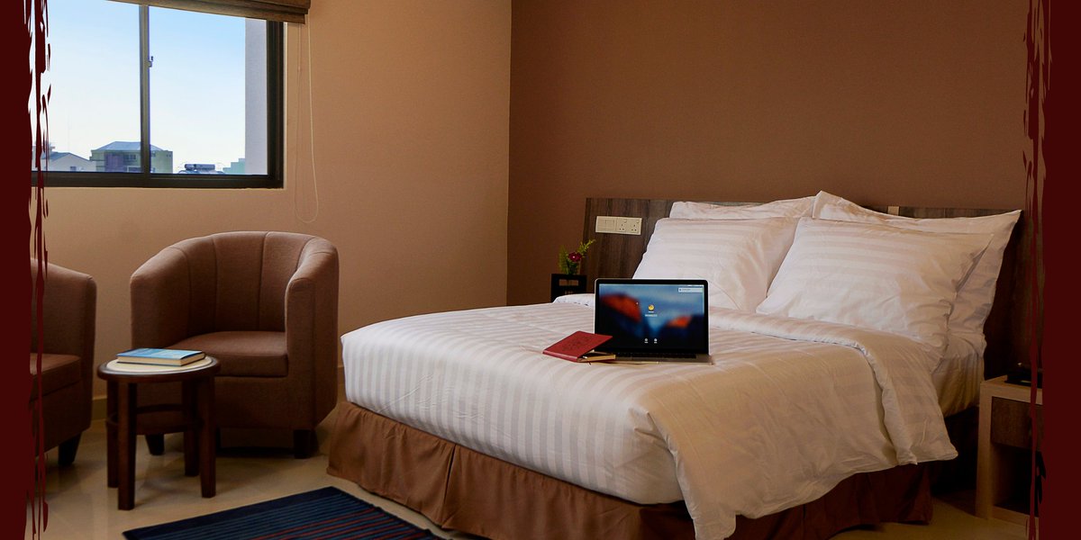 Rest, work and explore! Champa Central Hotel boasts the perfect location to do all 💪

Bookings &amp; Inquiries:
📞 (+960) 331 7766 or (+960) 796 8524
Email reservations@champacentralhotel.com

#hotel #champacentralhotel #maldives #cityhotel #malecity
