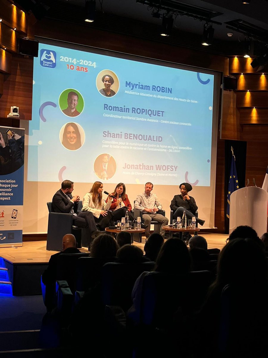 🎉 La #DILCRAH était présente pour célébrer les 10 ans de <a href="/respectzone_org/">Respect Zone</a>, notre partenaire engagé dans la lutte contre la haine en ligne. 

Ensemble, nous continuons à agir en faveur d'un espace numérique plus sûr et respectueux pour tous. 💻🤝 #LutteContreLaHaine