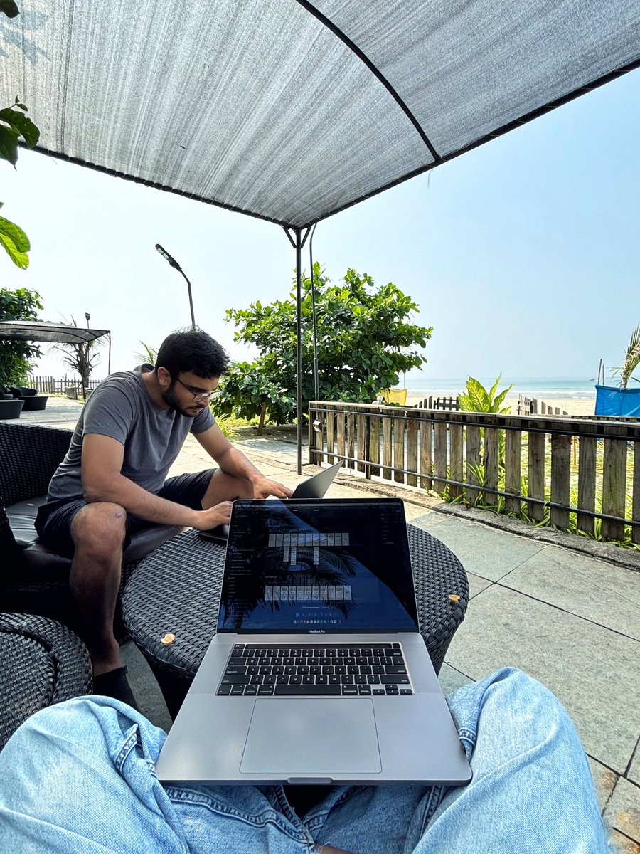 asmitaakamboj's tweet photo. whats stopping you from working like this https://t.co/X6RmDsDBWy