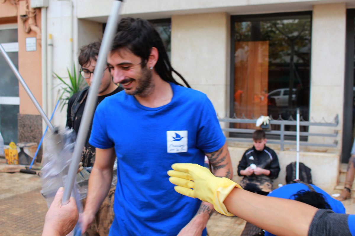 💙 Continuamos trabajando incansablemente en la emergencia de la #Dana en #Valencia.

Gracias a todas las personas que estáis colaborando con nosotras con donaciones para la compra de materiales para el municipio de Aldaia. 

💪🏿 ¡Seguimos!

mpdl.org/noticias/espan…