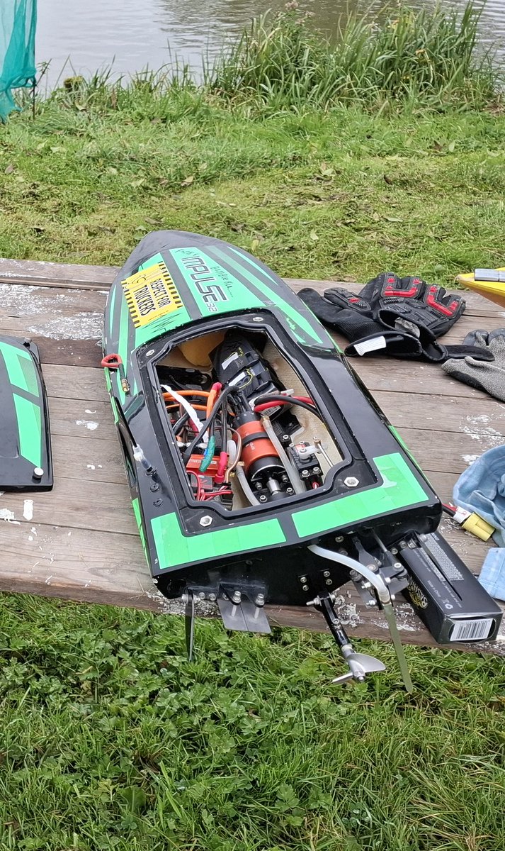 wilma_prins's tweet image. #November_kiek #binnenwerk
#speedboot #Spaarnwoude 
@Tpzijl