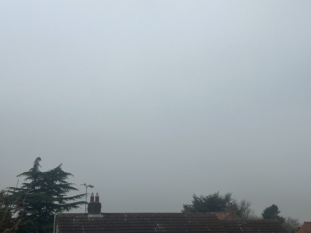 chatswithem's tweet photo. SOS #Wheresthesun
Sun โ๏ธ not been seen in weeks in England
We need sunlight people
And for those saying "it's November" ..
i haven't the time https://t.co/Bhanob8KPJ