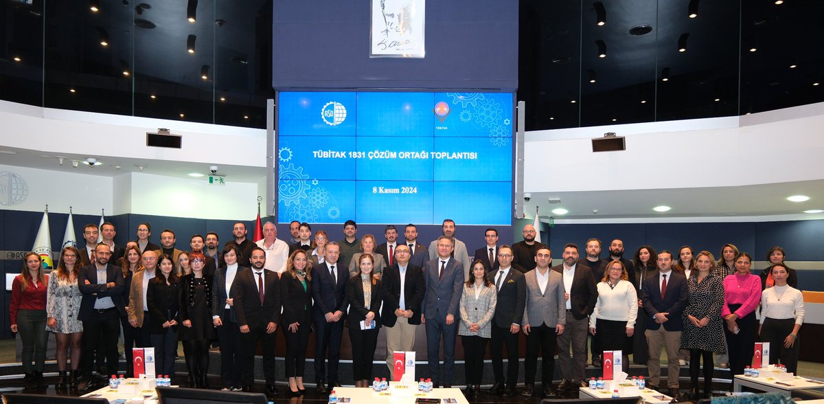 ASOKurumsal's tweet photo. ASO’da “TÜBİTAK 1831 Çözüm Ortağı Toplantısı”

Dünya Bankası desteğiyle Sanayi ve Teknoloji Bakanlığı’nın koordinasyonunda TÜBİTAK ve KOSGEB tarafından yürütülen Türkiye Yeşil Sanayi Projesi çerçevesinde düzenlenen programa, ASO Genel Sekreter Yardımcısı Dr. Ahmet Dinçer, TÜBİTAK TEYDEB Başkan Yardımcısı Dr. Alp Eren Yurtseven ve TEYDEB Teknoloji Transfer Mekanizmaları Destekleme Grubu Grup Koordinatör Vekili Esra Yardımoğlu katıldı.

30 kurum ve kuruluşun katılım sağladığı toplantıda, Gaziantep Sanayi Odası Genel Sekreter Yardımcısı İbrahim Çalı, Adana Sanayi Odası Sürdürülebilirlik Merkezi Direktörü Bahar Gündüzkan ve Detay İnovasyon Kurucusu Prof. Dr. Ece Ümmü Deveci sunum gerçekleştirdi. 

Toplantı çözüm ortaklarının katıldığı yuvarlak masa toplantıları ile sona erdi.

@Tubitak 
@tubitakteydeb 
@gso_kurumsal 
@adanasanodasi 

#sizüretinbizyanınızdayız #herfabrikabirkaledir #bugururhepimizin #ekolojiksanayikültürü #BaşkentinSanayiindenSanayiveTeknolojininBaşkentine #ankarasanayiodası