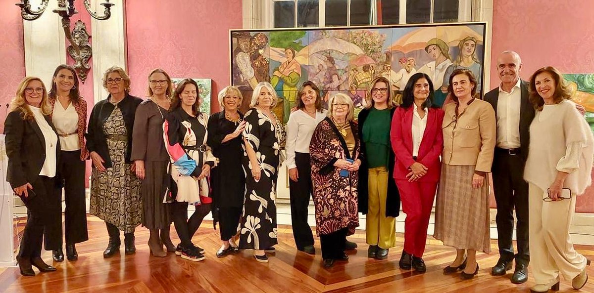 javiercompas's tweet photo. CLARIDAD. El blog de Javier Compás: Presentación Luces de Portugal II en Sevilla https://t.co/Lj2SjQZ6s1
#pintura #artistas #pintoras #cultura #Portugal #Sevilla https://t.co/DnKlFSUVre