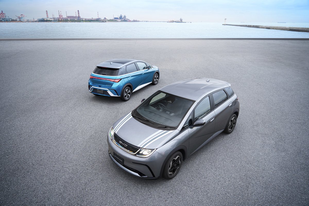 byd_japan's tweet image. 🚗🐬BYD DOLPHIN 1周年記念🐬🚗

BYD DOLPHINの発売1周年を記念し、特別ラッピングを施した「BYD DOLPHIN Limited」が発売中！新たな外観を楽しめるチャンスです✨

標準装備で「ドライブレコーダー」と「ETC」を装着💡
↓詳細をチェック↓
byd.co.jp/e-life/campaig…

#BYD #ありかもBYD 
#BYDDOLPHIN