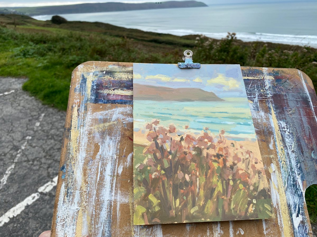 LouiseCollisArt's tweet image. Baggy Point and Autumnal Foliage
My first painting done on my trip to North Devon last month, painted from Marine Drive Woolacombe looking towards Baggy Point. 
8”x6” oil on board
.
#woolacombe #pleinairpainting #northdevon #pleinair #devon #art #oilpainting  #baggypoint