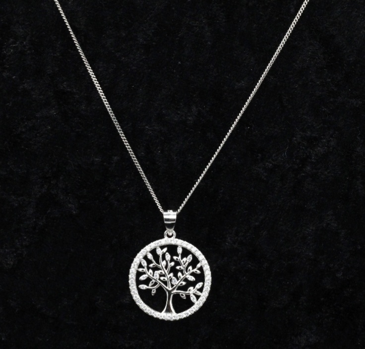 SilverLadyGB's tweet photo. Good Morning to all our lovely customers , 
To reflect this time of year I have selected a few items that may interest you ,
A celestial cuff bracelet and Necklace and a Tree of Life Necklace and Bracelet too ! All in brightly polished 925 Sterling Silver ! 
Kind regards
Jane https://t.co/6Pt0MAau9A