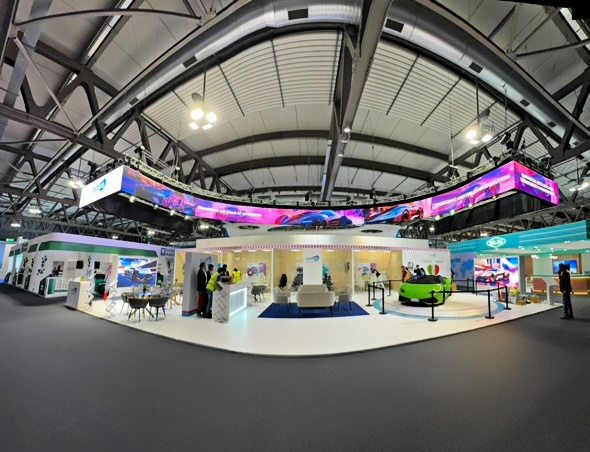 YESTECH_LED's tweet photo. 𝐃𝐢𝐬𝐜𝐨𝐯𝐞𝐫 𝐨𝐮𝐫 𝐜𝐮𝐫𝐯𝐞𝐝 𝐜𝐞𝐢𝐥𝐢𝐧𝐠 𝐬𝐜𝐫𝐞𝐞𝐧 𝐚𝐭 𝐂𝐏𝐇𝐈 𝐌𝐢𝐥𝐚𝐧 𝟐𝟎𝟐𝟒!🤩Created with P3.9 MG7S and MG7S Cube series, our screens achieved a seamless right-angle connection and a smooth semi-circular design.✨
#YESTECH #MG7S #MG9 #LEDdisplay #LEDcube https://t.co/mIO8knxlP0