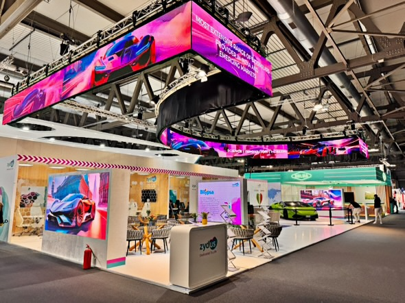 YESTECH_LED's tweet photo. 𝐃𝐢𝐬𝐜𝐨𝐯𝐞𝐫 𝐨𝐮𝐫 𝐜𝐮𝐫𝐯𝐞𝐝 𝐜𝐞𝐢𝐥𝐢𝐧𝐠 𝐬𝐜𝐫𝐞𝐞𝐧 𝐚𝐭 𝐂𝐏𝐇𝐈 𝐌𝐢𝐥𝐚𝐧 𝟐𝟎𝟐𝟒!🤩Created with P3.9 MG7S and MG7S Cube series, our screens achieved a seamless right-angle connection and a smooth semi-circular design.✨
#YESTECH #MG7S #MG9 #LEDdisplay #LEDcube https://t.co/mIO8knxlP0