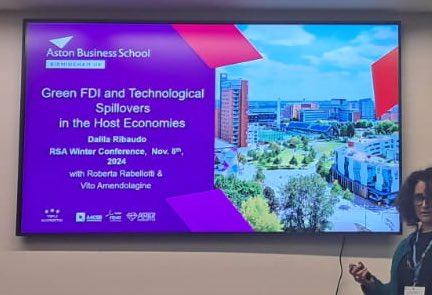 DalilaRiba's tweet image. Happy to have presented this joint work w @RobertaRab and @vito_am on #GreenFDIs &amp;amp; #technology #spillover in host economies at #RSAWinter @theRSAorg

Thank you @crescenzi_r @OliverJHarman @CarolinHulke for organising such an interesting and informative session on #Green #GVC