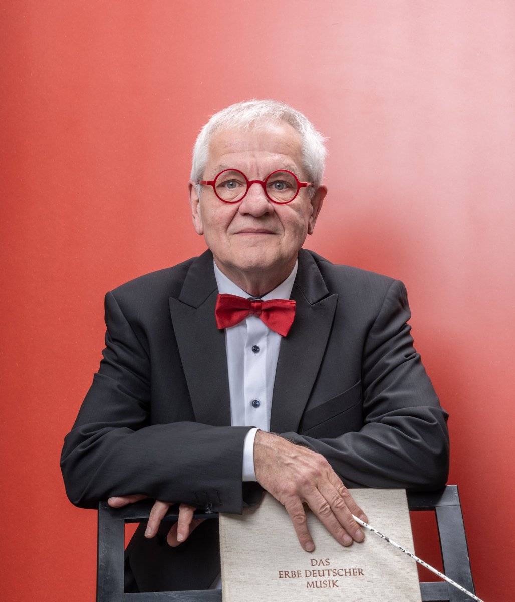 Askonas Holt (@askonasholt) on Twitter photo Tonight, Reinhard Goebel returns to the <a href="/BrusselsPhil/">Brussels Philharmonic</a> conducting Vivaldi, Paisiello and Corrette.
Full details here: buff.ly/3UB0gI4 Tonight, Reinhard Goebel returns to the <a href="/BrusselsPhil/">Brussels Philharmonic</a> conducting Vivaldi, Paisiello and Corrette.
Full details here: buff.ly/3UB0gI4