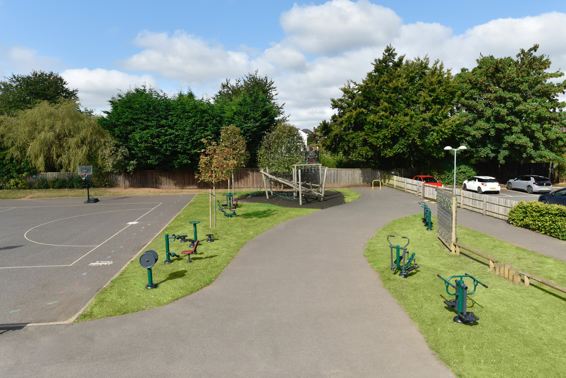 Our range of children's outdoor gym equipment is fun and encourages healthy habits for pupils at Beardall Fields Primary &amp; Nursery School in Hucknall - which has a history dating back to 1872!
See the case study here 👉 sunshinegym.co.uk/blog/case-stud…
#SunshineGym #OutdoorGymEquipment