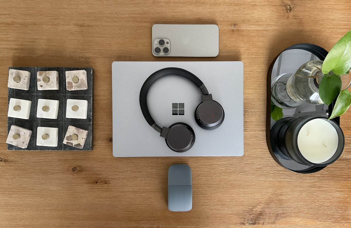 portalmiracle's tweet photo. Happy Friday! 🩵
@lenovo ✨ Lenovo carbon x1 👂
@apple ✨ iPhone 15 Pro Max 📱
@microsoft ✨ Microsoft Arc mouse 🐭
@surface ✨ Microsoft Surface Laptop 4 💻
#microsoftsurfacelaptop4 #surface #microsoft #microsoftarcmouse #apple #iphone15promax #lenovo #lenovocarbonx1 https://t.co/8O9jS21aEW