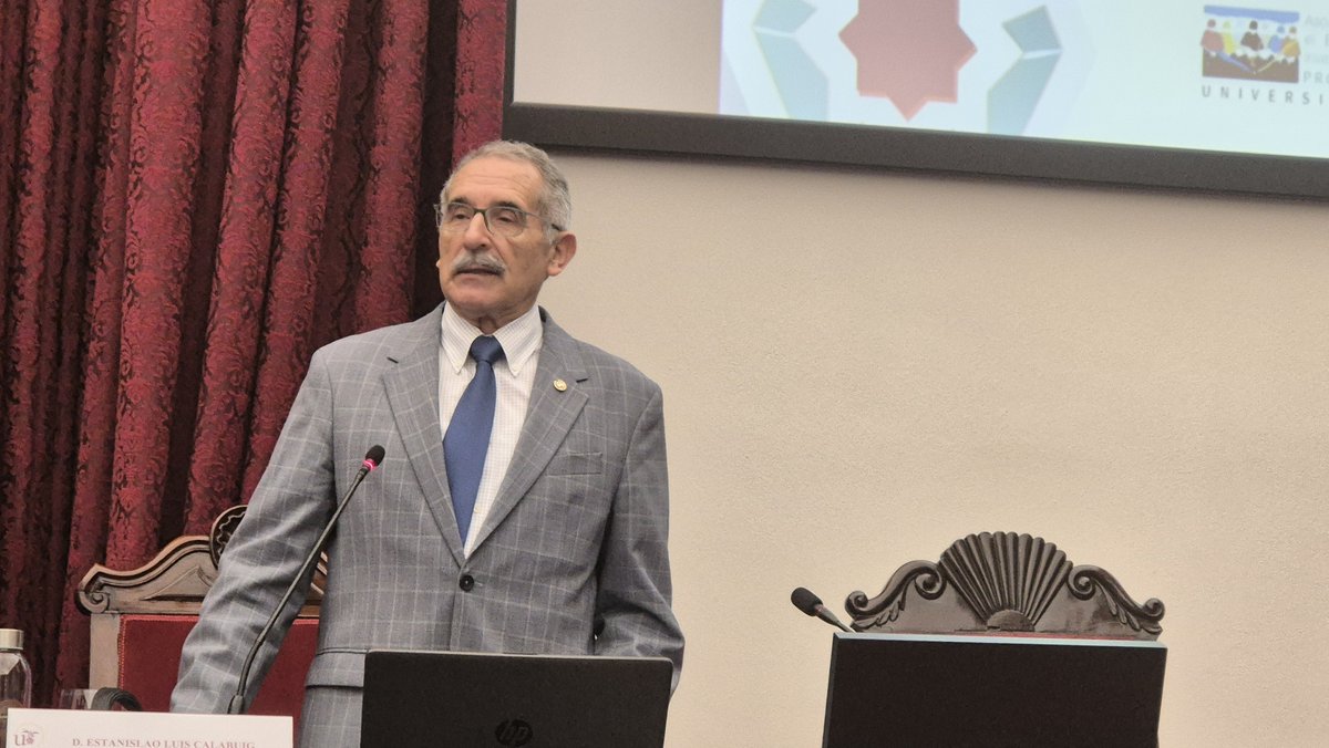 unisevilla's tweet photo. 👔Continúa en la US el XXI Encuentro de Responsables de #Protocolo y Relaciones Institucionales de las #Universidades Españolas

📺 #EnDirecto: https://t.co/NRo2Qf859C

🗓️ Programa: https://t.co/qsKbwElqVm https://t.co/rDzY23oV1R