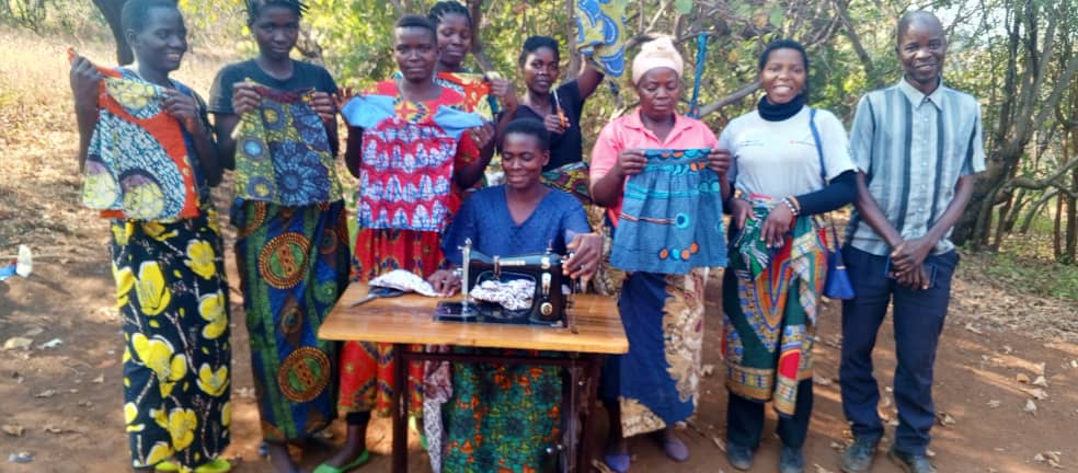 NOYDmalawi's tweet photo. @ntchisiyouthfm 
Post Spotlight Initiative Project results. Women and Girls survivors are able to sustain themselves economically through Trailoring proceeds in Ntchisi @PlanGlobal, @UNFPA, @UKinMalawi, @unwomen, @UNICEFMalawi, @SCIMalawi, @zodiakonline, @Times360Malawi https://t.co/GOPbyYOJ3g