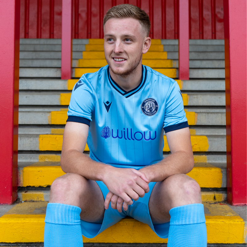 StevenageFC's tweet photo. Our 2024/25 Third Kit, in partnership with @Willow_Fdn. 🩵💜

25% of profit from sales will help Willow create magical moments for seriously ill 16-40 year olds.

👕 https://t.co/jrawHMvLXN