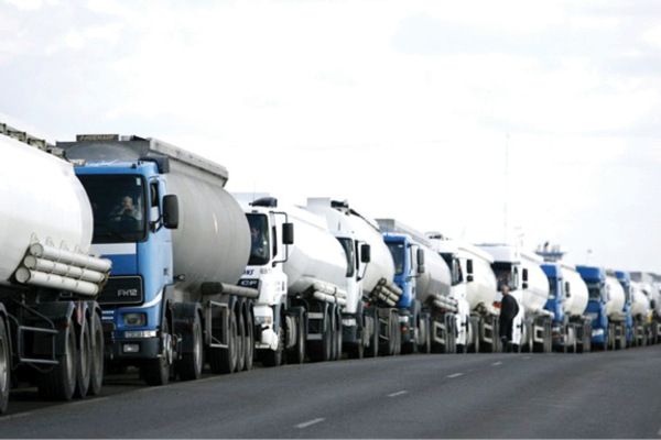 VAR1041fm's tweet photo. NLC supports the NUPENG in its threat to strike nationwide. This follows claims that military personnel were used to forcibly remove workers from the oil rig.
For more details, please visit:  https://t.co/r8Vsx1Zr2B https://t.co/UcNnZTlAHw
