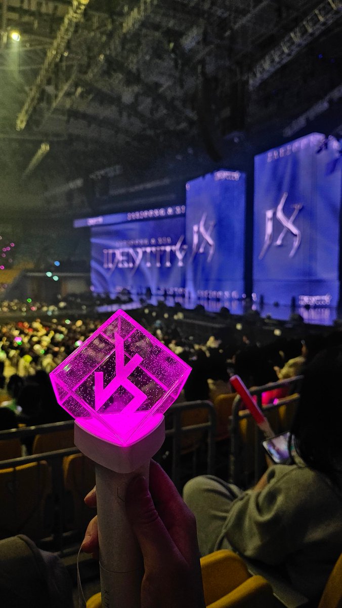 ㅎㅎ 표 하루밖에 없지만 ...ㅋㅋㅋㅋㅋㅋㅋㅋㅋㅋㅋ