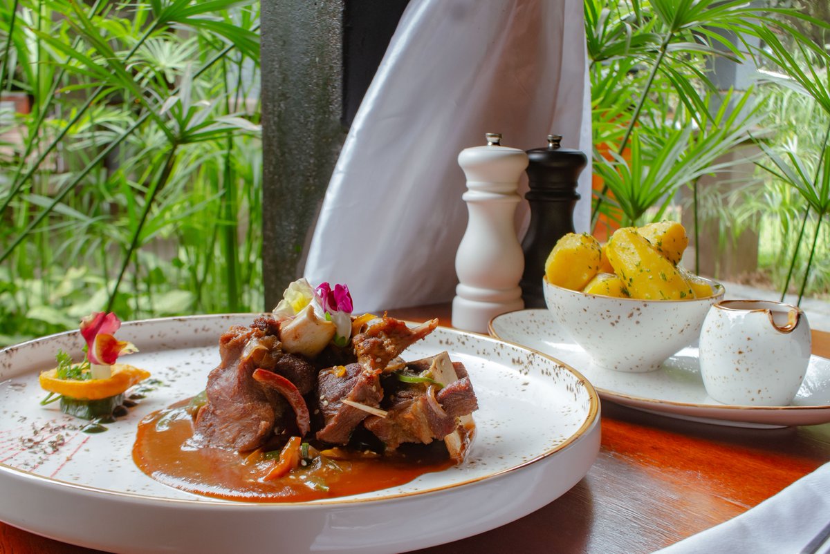 thehickory_kla's tweet photo. 😋Tender, juicy, and full of flavor. Our 𝗕𝗔𝗥𝗕𝗘𝗤𝗨𝗘-𝗕𝗥𝗔𝗜𝗦𝗘𝗗 𝗚𝗢𝗔𝗧 𝗦𝗛𝗔𝗡𝗞𝗦 served with parsley potatoes are a definite must-try this weekend.
Request for the #ChefSpecials menu when you dine with us. #TheHickory #TGIF #ReserveYouTable https://t.co/fLgRf0lODn
