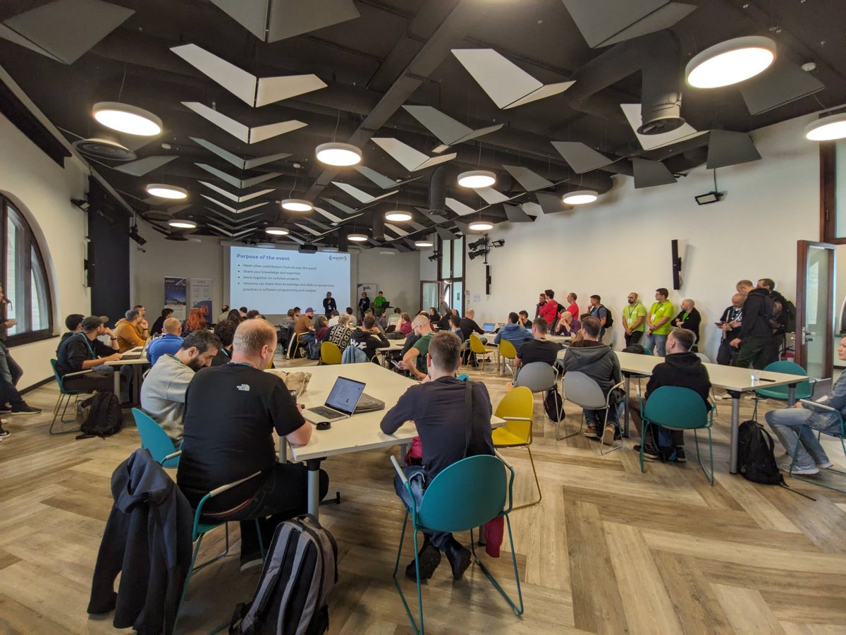 lopo's tweet image. Crowded room for the #coredays2024 opening remarks on Rome 

#WordPress
@wp_ita 
@yoast