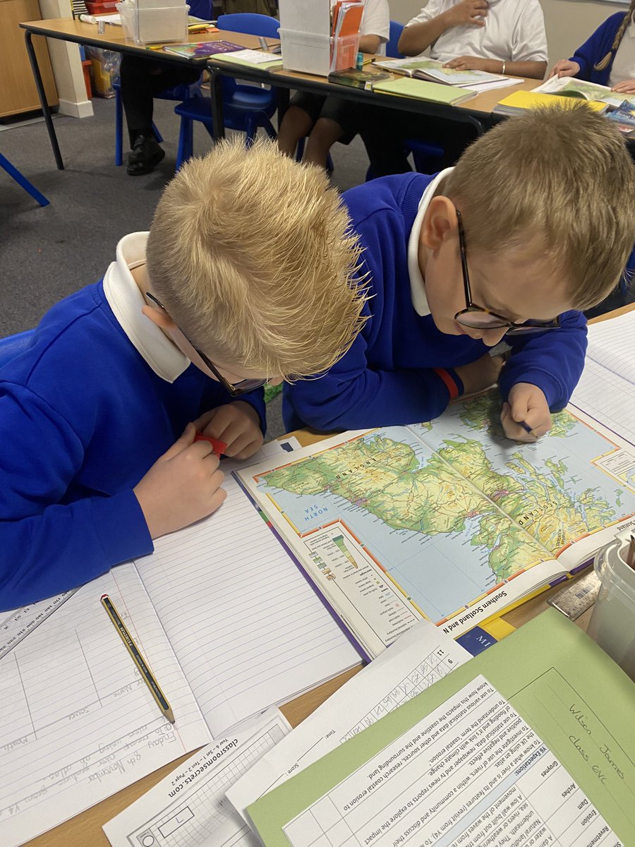 latimerprimary's tweet image. #ClassVC have been locating rivers in the UK this morning #LatimerGeography