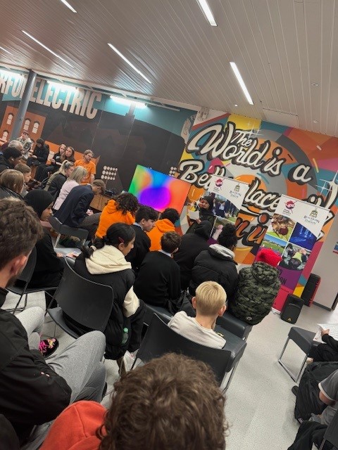 BWD_YPS's tweet image. What a fantastic celebration of Youth Work Week here in Blackburn with Darwen, celebrating equality, diversity and inclusion every day in our youth organisations 🙌#YWW2024 @natyouthagency  @ImranAkujii @blackburndarwen 
youtu.be/4hdHSAslv2c?si…