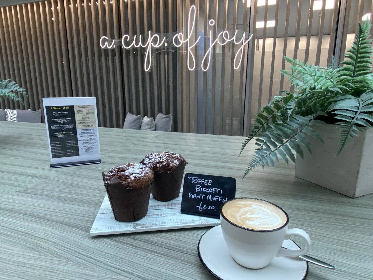 WBCentres's tweet photo. Nothing better than coffee and cake to warm you on a cold grey day!

Our fantastic business centre cafe is serving up all the best sweet treats to enjoy.

Come and enjoy the delicious foods we have to offer or order. 🧁

#businesscentres
#Stansted
#Essex
#meetingroom
#cafe https://t.co/oN6oQjKA5X