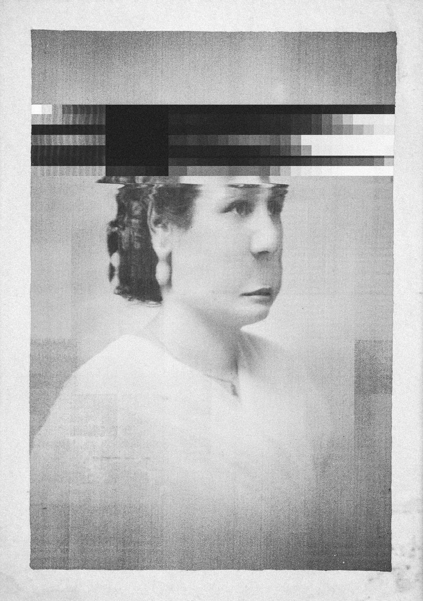 DesignusStudio's tweet photo. Gm☀️
From my alter ego — Designus Alter Ego — where I will share research/exploration in photo editing, collage, painting, AI…
———
Portrait de famille — montage — 01
Playing with old family photographs and the scanner… 2023.
on @rodeodotclub 
🖤🖤🖤
https://t.co/91SKjzmCYb https://t.co/Rxck8btSzz