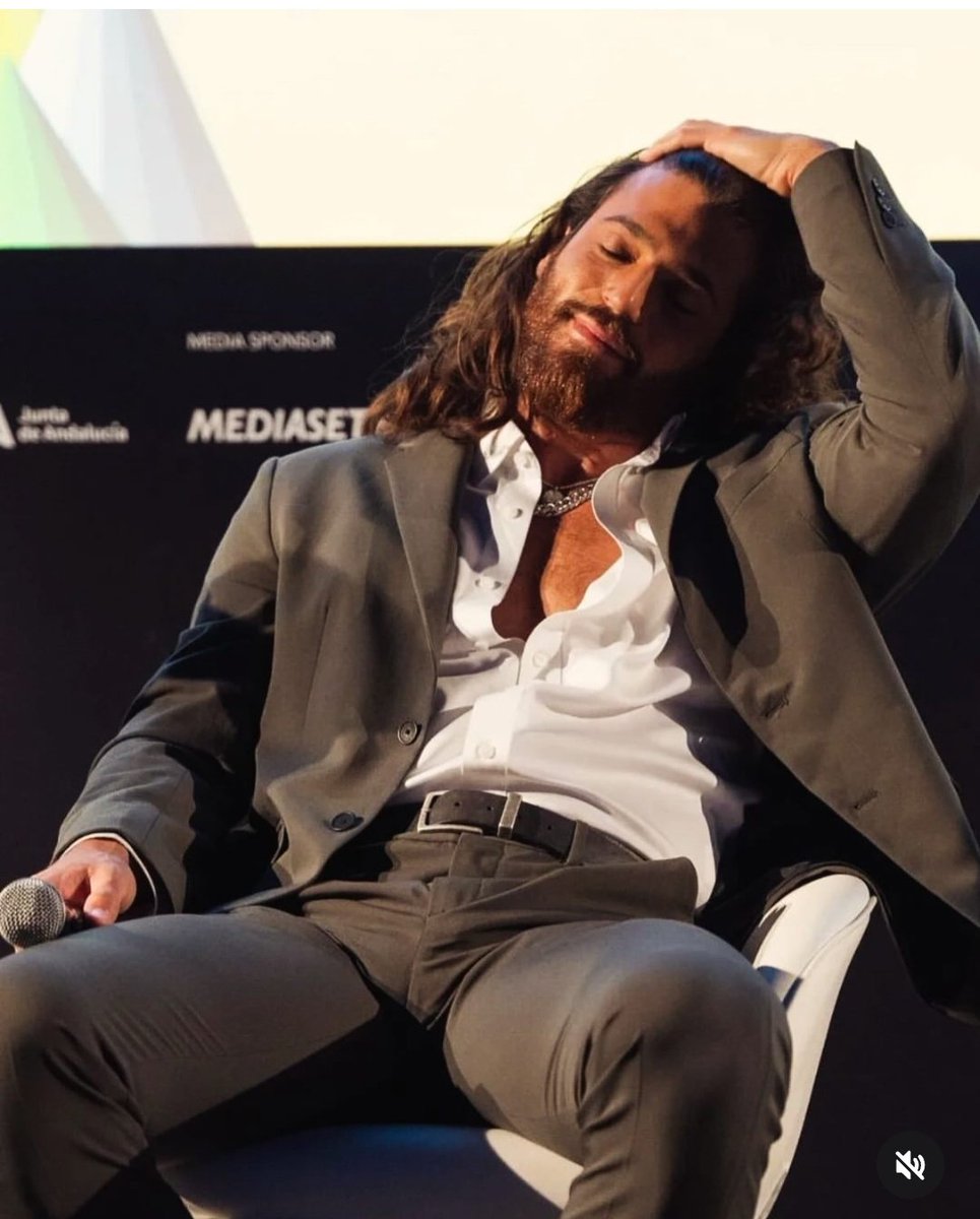 Tranquillo ...sono solo 35!😂😂🎉♥️
#HappyBirthday35CanYaman
#CanYaman