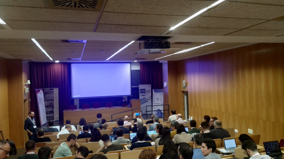 R_Hisp's tweet photo. Tras el taller de @IECA_Andalucia viene ahora @mireiacamacho75 a introducirnos a R Shiny.
Último taller de #3RqueR @_SevillaR.
Gracias por enseñar, gracias por compartir. #rstatsES @imus_us https://t.co/NVj9fgQgyq