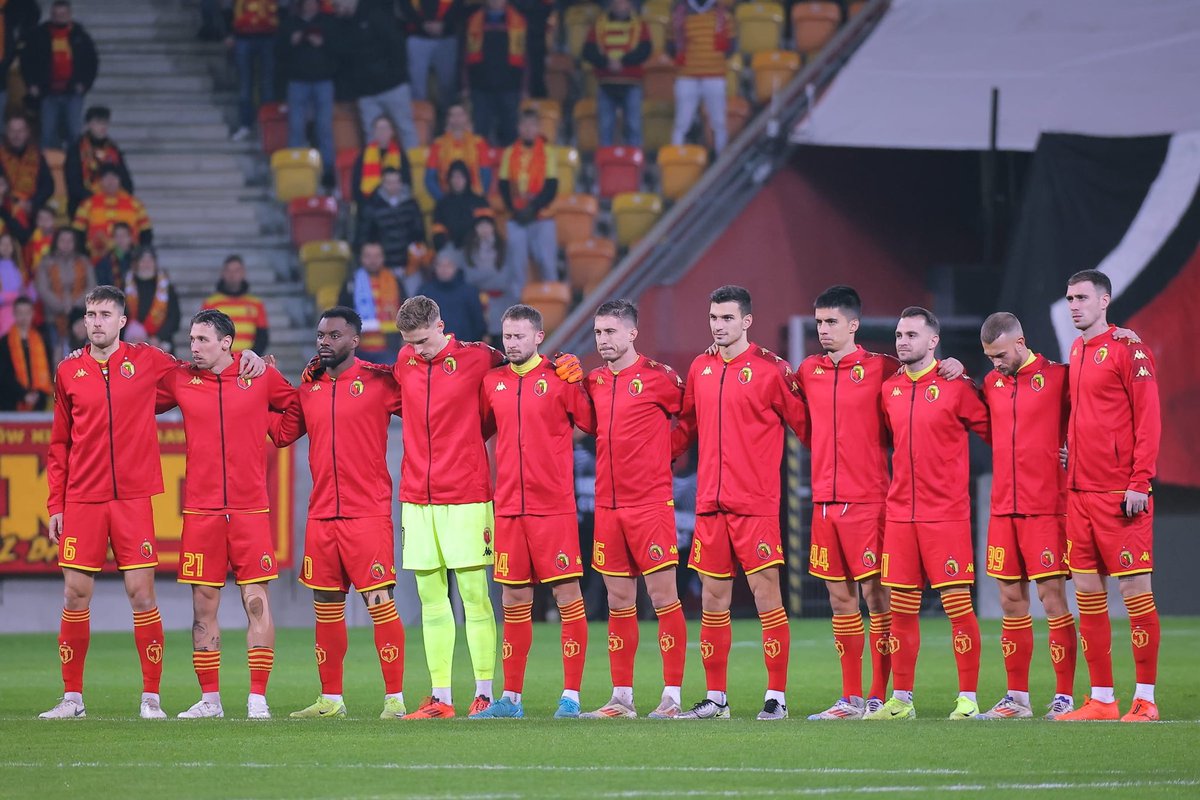 adriandieguez's tweet photo. Let's continue on the path 🤞❤️💛 @Jagiellonia1920 https://t.co/yBI09nFQ8G