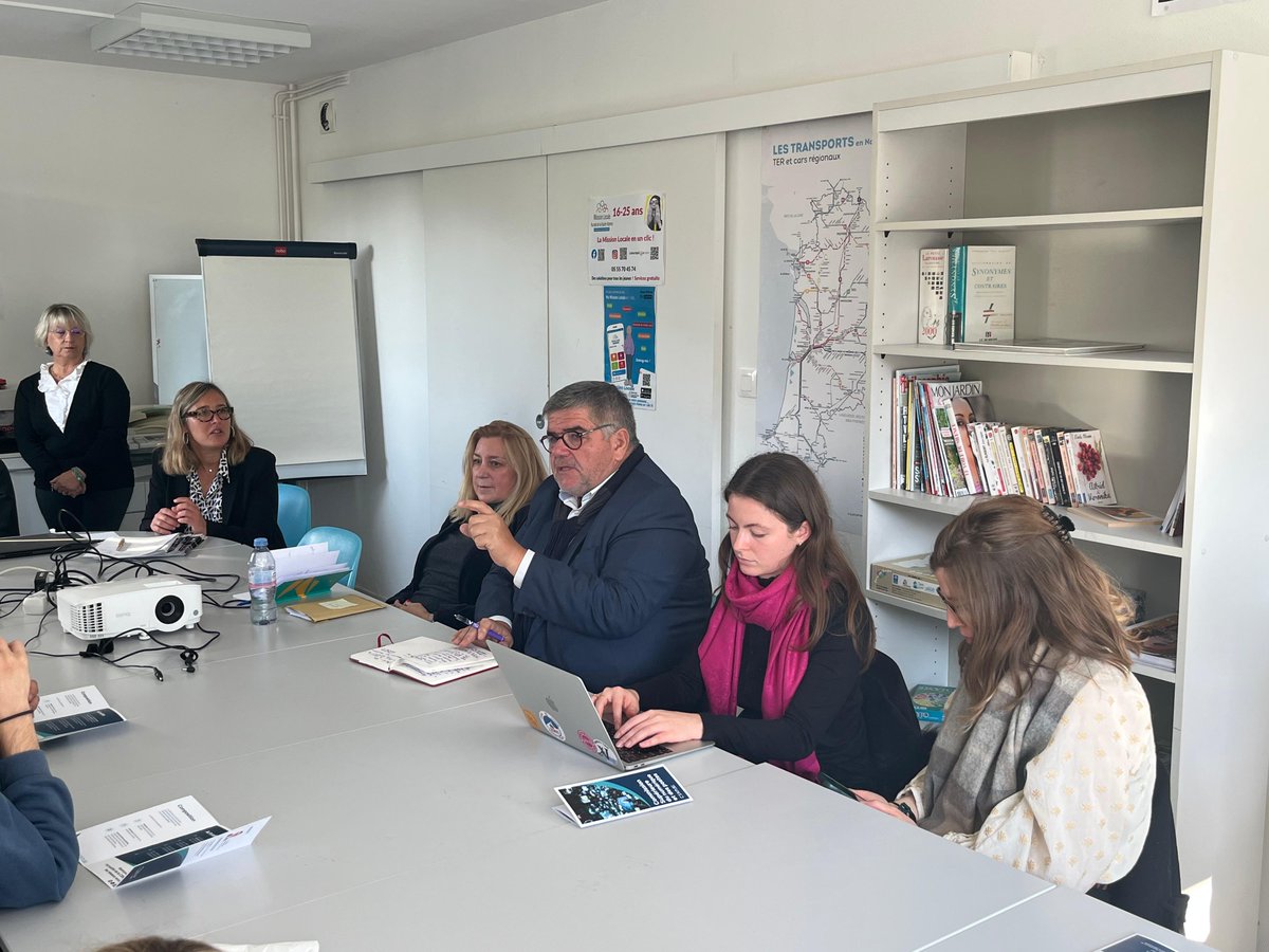 Commission Supérieure du Numérique et des Postes (@csnumpost) on Twitter photo 💻 Rencontre avec la Mission Locale Rurale en Haute-Vienne du GT #Inclusion #numérique piloté par <a href="/C_REDON_SARRAZY/">Christian Redon-Sarrazy</a> et @JeanneBretecher
Merci à Mme DOUVION, Mme TEIXEIRA-ALVES, M. DELEPINE & aux jeunes présents pour ces échanges sur la formation, jeunesse et #exclusion numérique 💻 Rencontre avec la Mission Locale Rurale en Haute-Vienne du GT #Inclusion #numérique piloté par <a href="/C_REDON_SARRAZY/">Christian Redon-Sarrazy</a> et @JeanneBretecher
Merci à Mme DOUVION, Mme TEIXEIRA-ALVES, M. DELEPINE & aux jeunes présents pour ces échanges sur la formation, jeunesse et #exclusion numérique