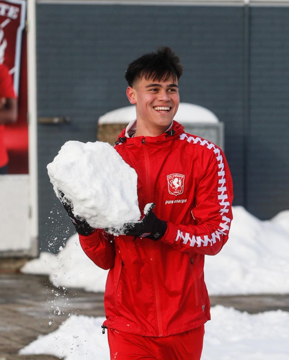 hilgerszone's tweet photo. you’ve worked hard mees, wishing you speedy recovery🥺 take ur time and get some rest, no need to rush🥹🫳🏻 https://t.co/JJGs0aILXr