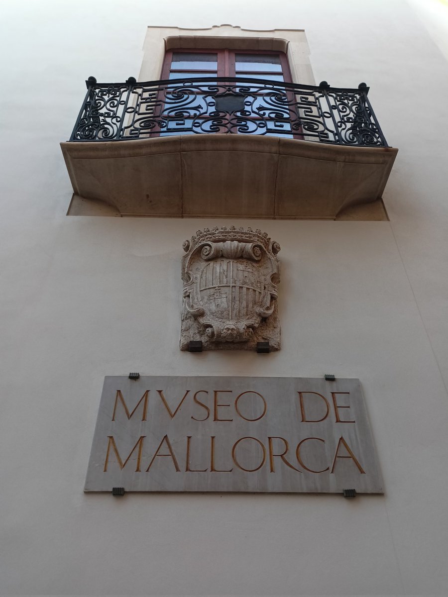 Mallorcat's tweet image. Ahir la delegació de #Palma de l'@ocbcat va fer una visita al @MuseudeMallorca i voltants, en el marc de l'activitat #PerPalmaCadaMes. Gràcies a tots els participants! 👇