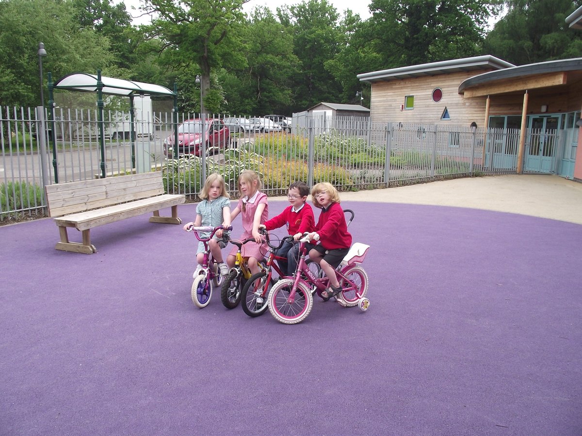 We'll be collecting bikes for our Christmas project over the next few weeks. We need bikes that we can refurbish &amp; donate to young people, inc teenagers as Christmas gifts. We're in Cheltenham on Thur 21st. If you have a bike to donate, please let us know: info@glosbikes.co.uk